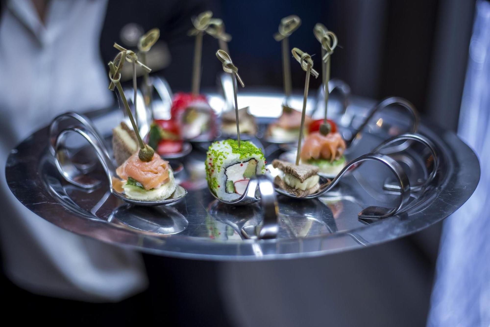 Sheraton Batumi Hotel Extérieur photo Canapés