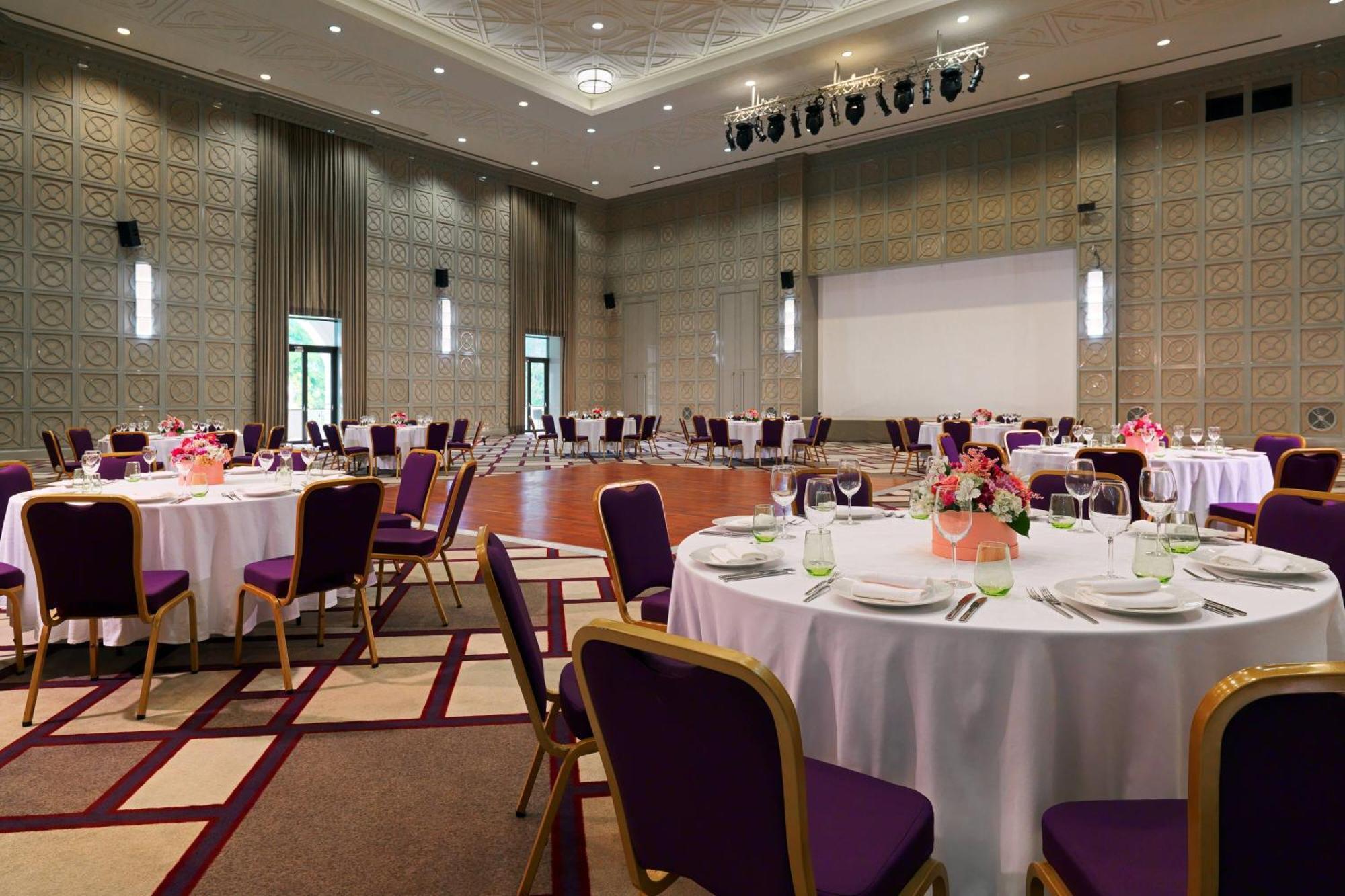Sheraton Batumi Hotel Extérieur photo The ballroom
