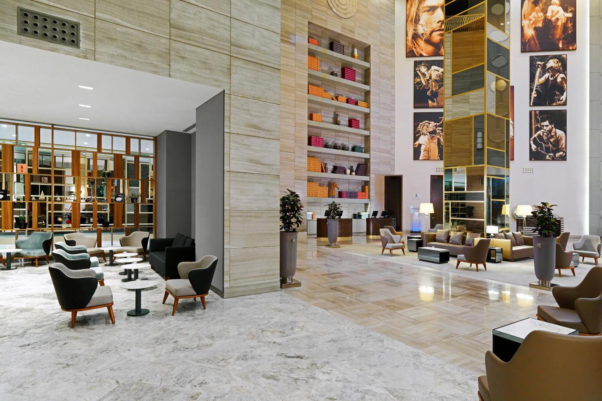 Sheraton Batumi Hotel Extérieur photo The lobby of the hotel